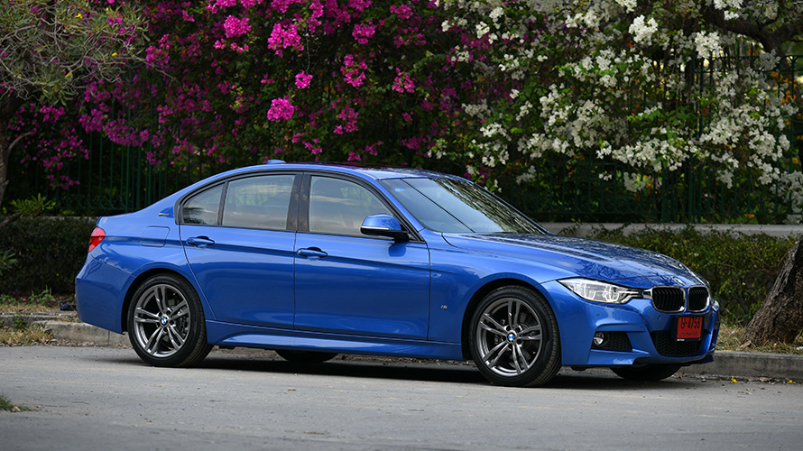 2. Best Hybrid Sedan under 2,000 CC: บีเอ็มดับเบิลยู 330e M Sport 2. Best Hybrid Sedan under 2,000 CC: บีเอ็มดับเบิลยู 330e M Sport